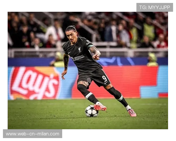 利物浦努涅斯禁区外弹射得分